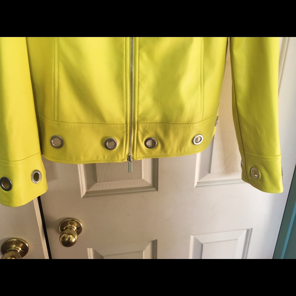 COPY - Jacket - Picture 4 of 5